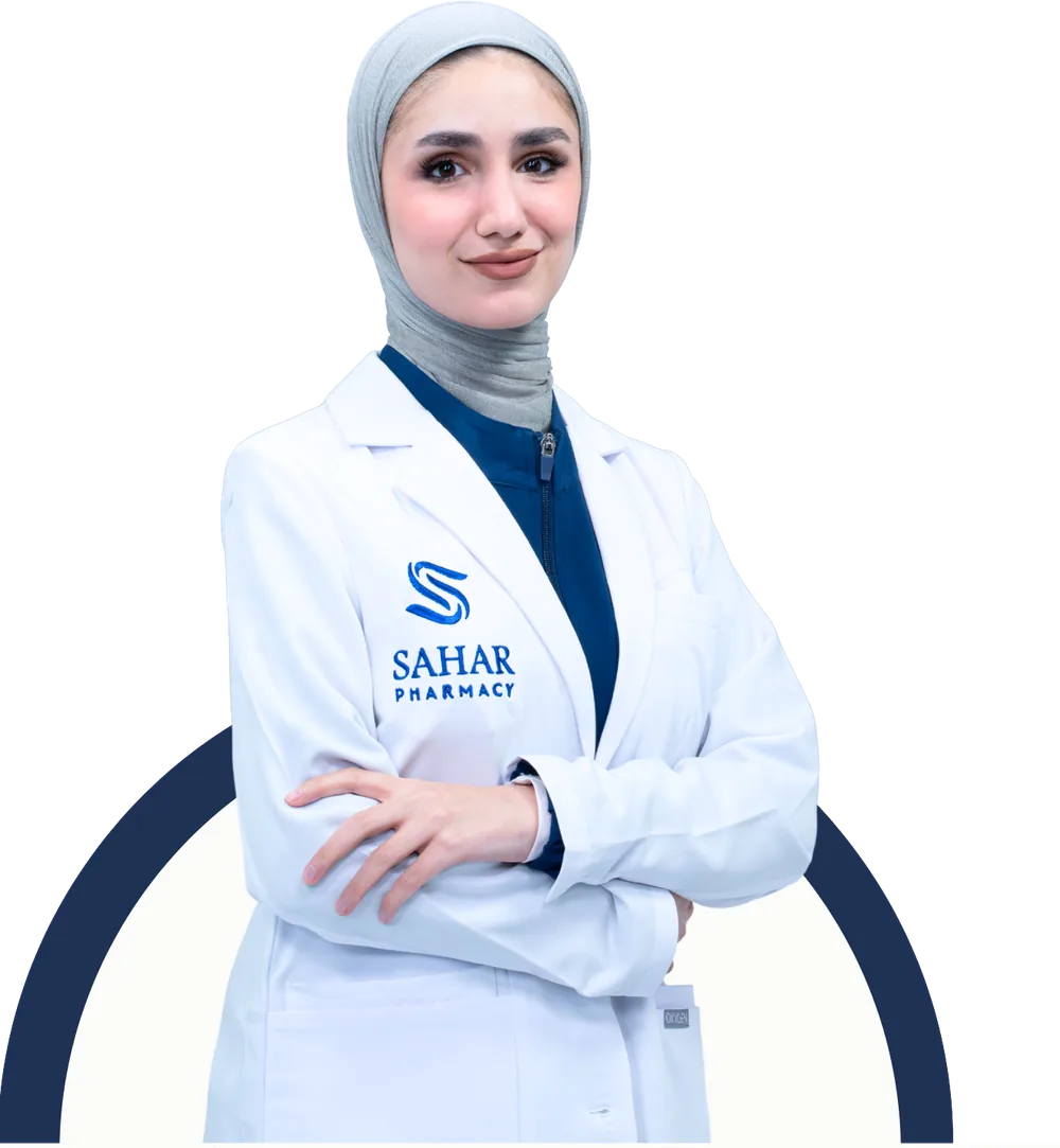 د. نبأ صلاح، أخصائية التغذية العلاجية، بمعطف صيدلية سحر